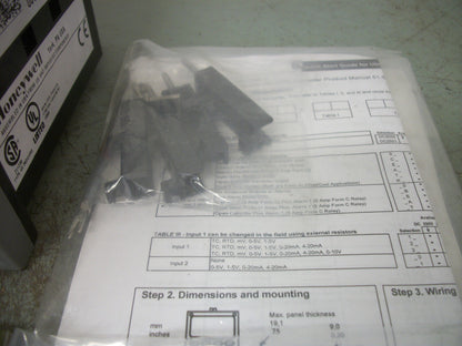 HONEYWELL UDC2500 TEMPERATURE CONTROLLER DC2500-E0-1L00-200-00000-00-0 NOB