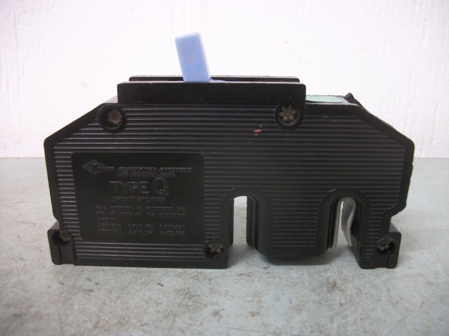 ZINSCO TYPE Q CIRCUIT BREAKER Q115 15AMP 240VOLT 1POLE BLUE TOP TERMINAL