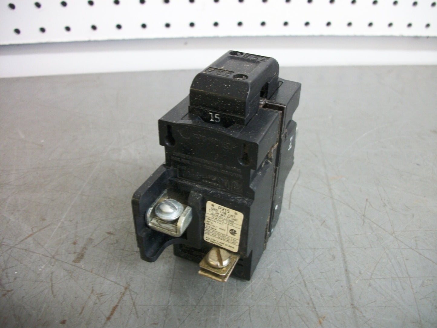 SIEMENS PUSHMATIC CIRCUIT BREAKER P215 15AMP 240VOLT 2POLE CHIPPED