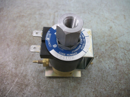 JOHNSON CONTROLS 3/32" 3-WAY SOLENOID VALVE V2410-9 120VCOIL 30PSI 8W