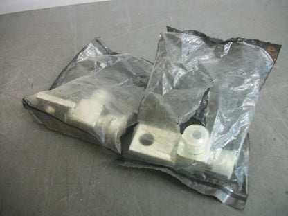 CAT LOT OF 2 CONNECTORS 9511506700 NEW