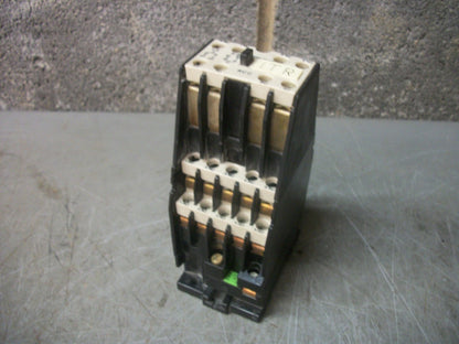 SIEMENS CONTROL RELAY RCC5P 120VCOIL W/ATTACHMENT RCC4A